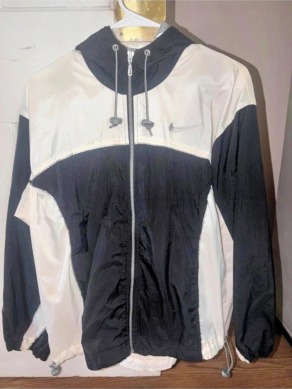 Nike Vintage Windbreaker Size Medium